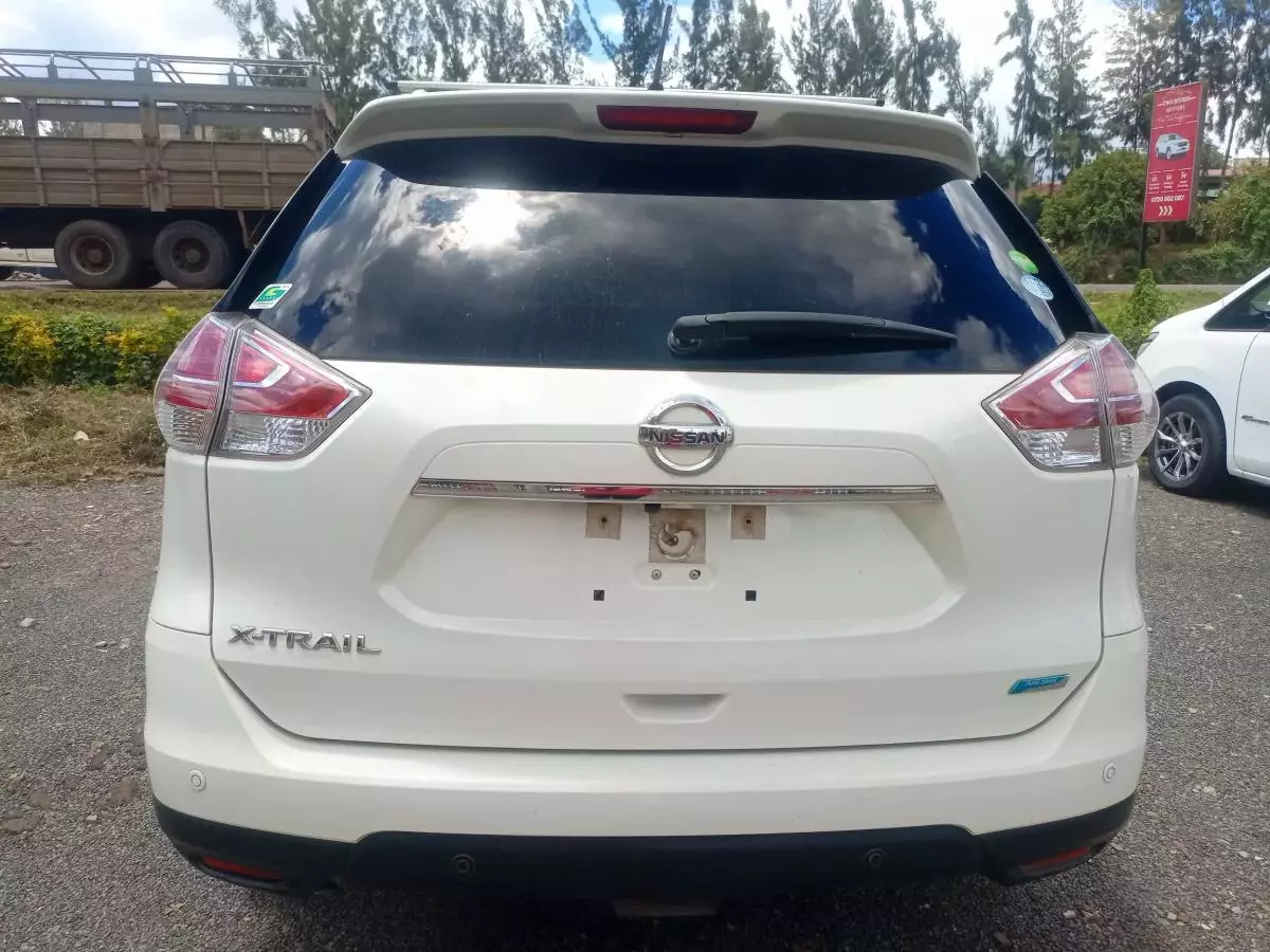 Nissan X-TRAIL   - 2016