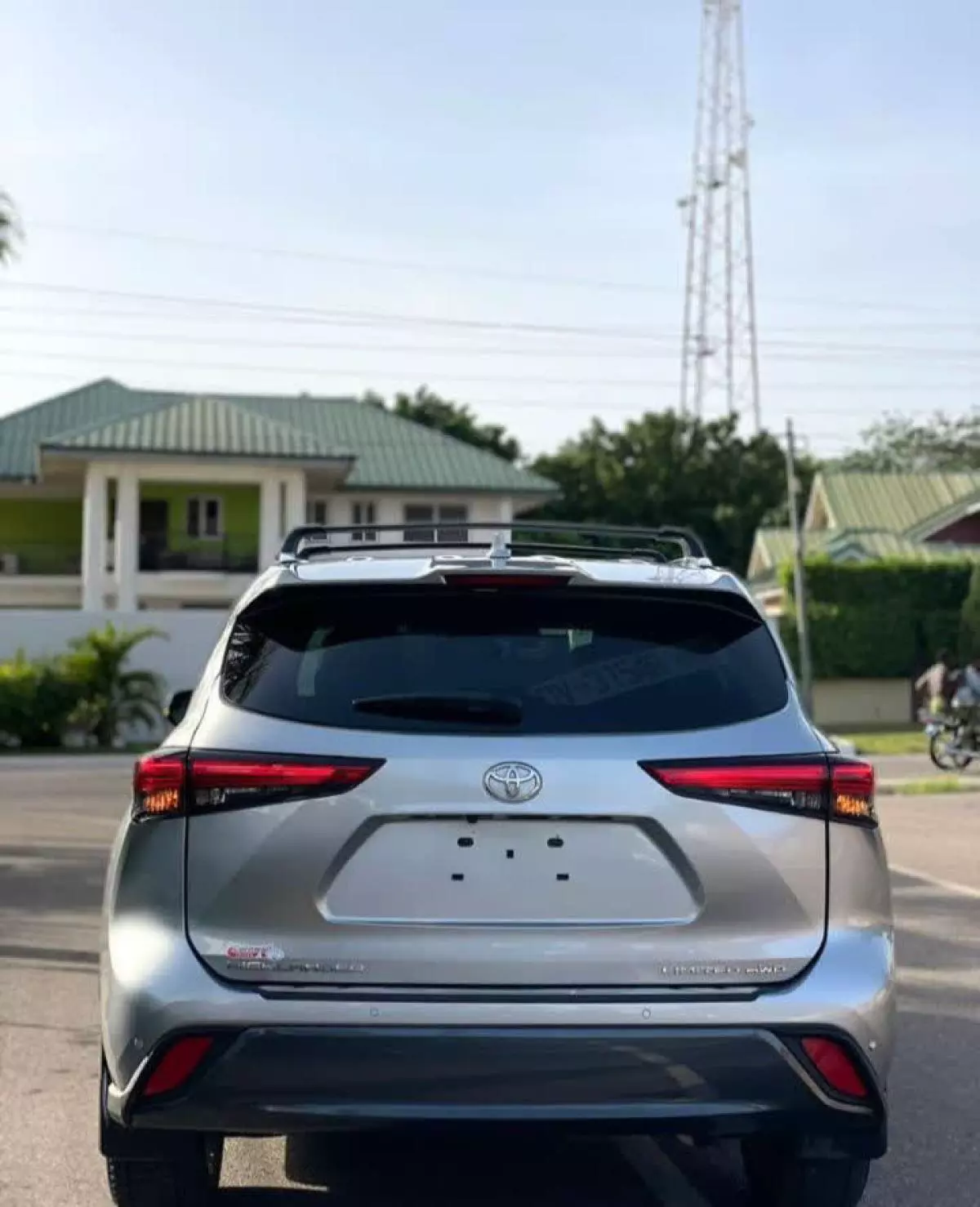 Toyota Highlander   - 2021