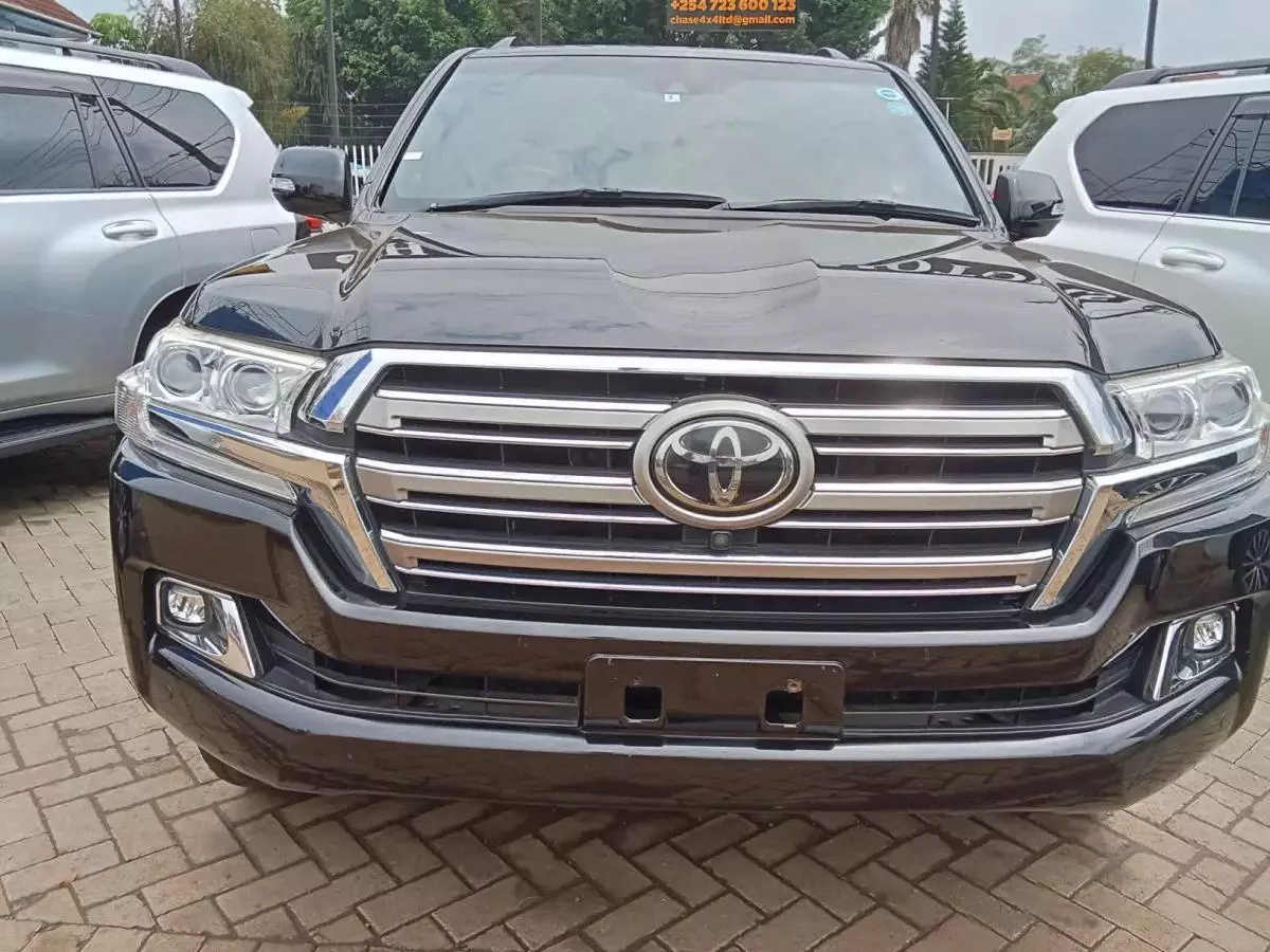 Toyota Land Cruiser V8   - 2016