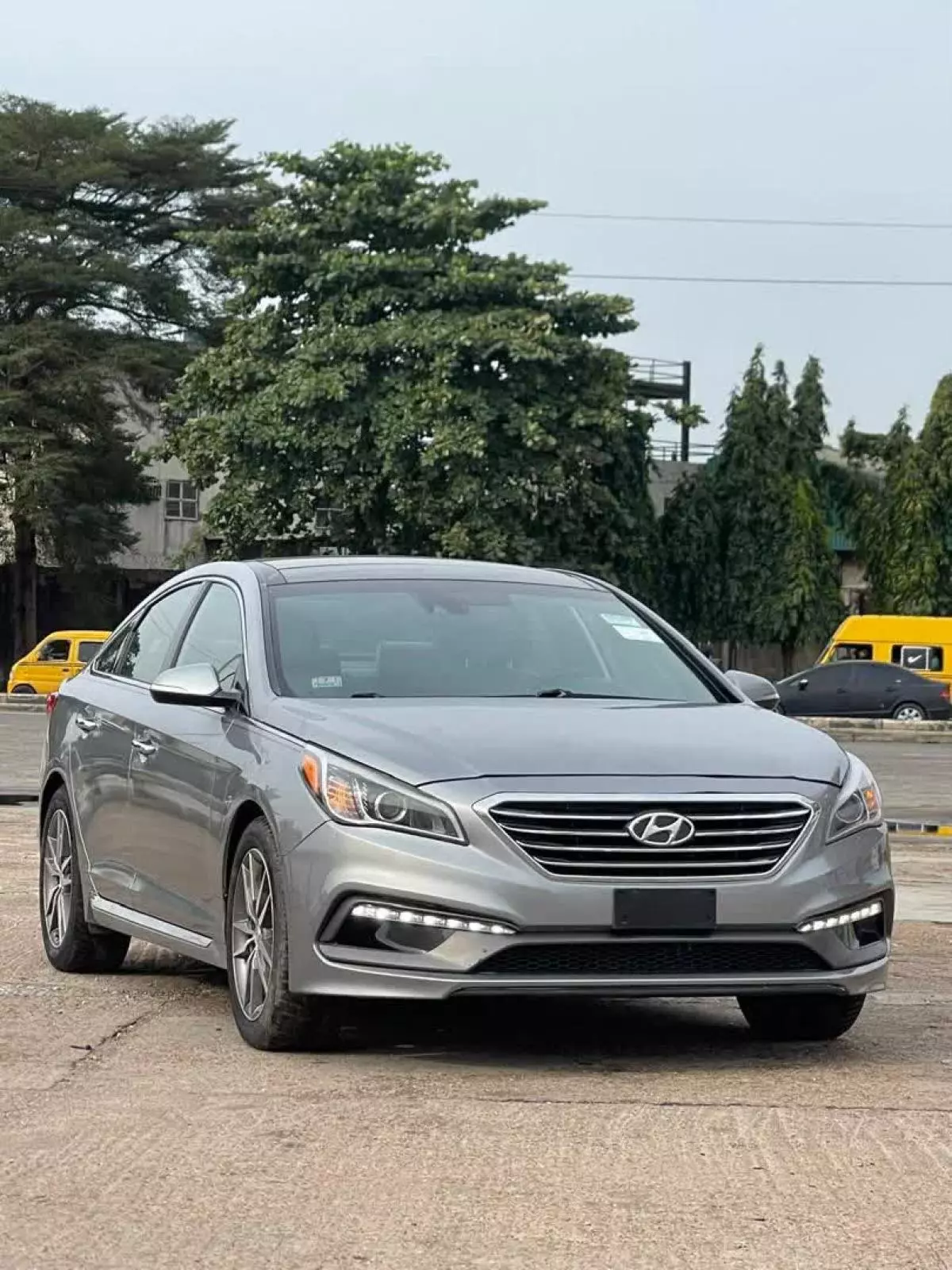 Hyundai Sonata   - 2015