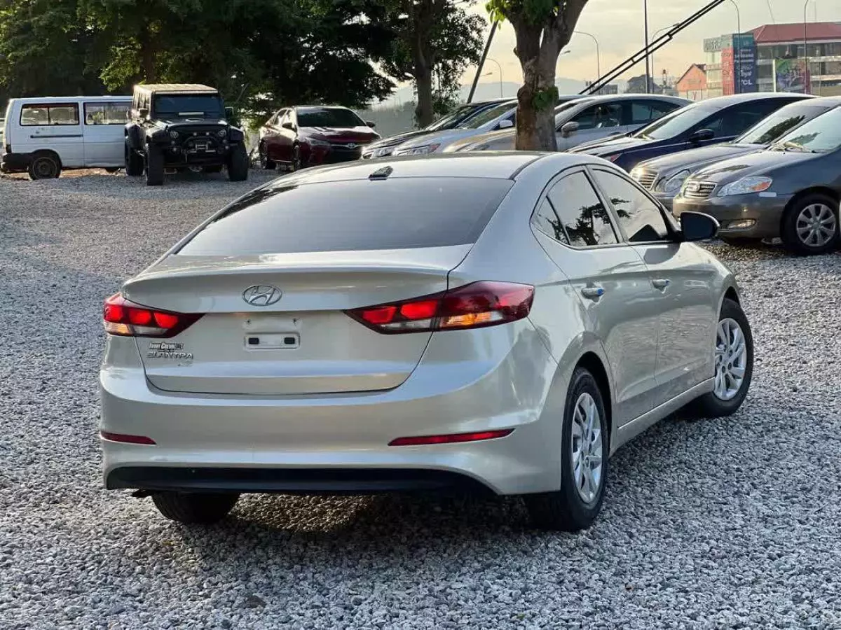 Hyundai Elantra   - 2017