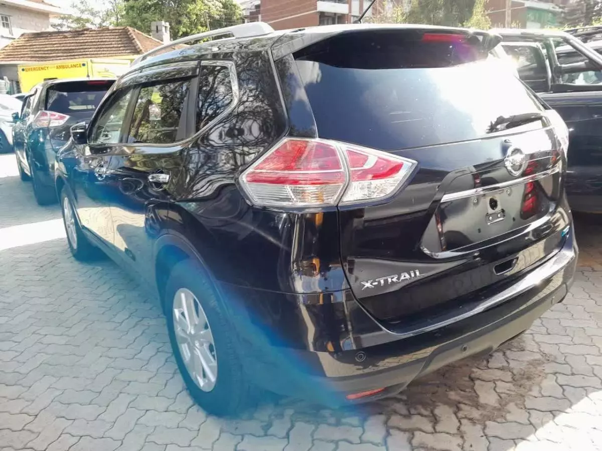 Nissan X-Trail   - 2016