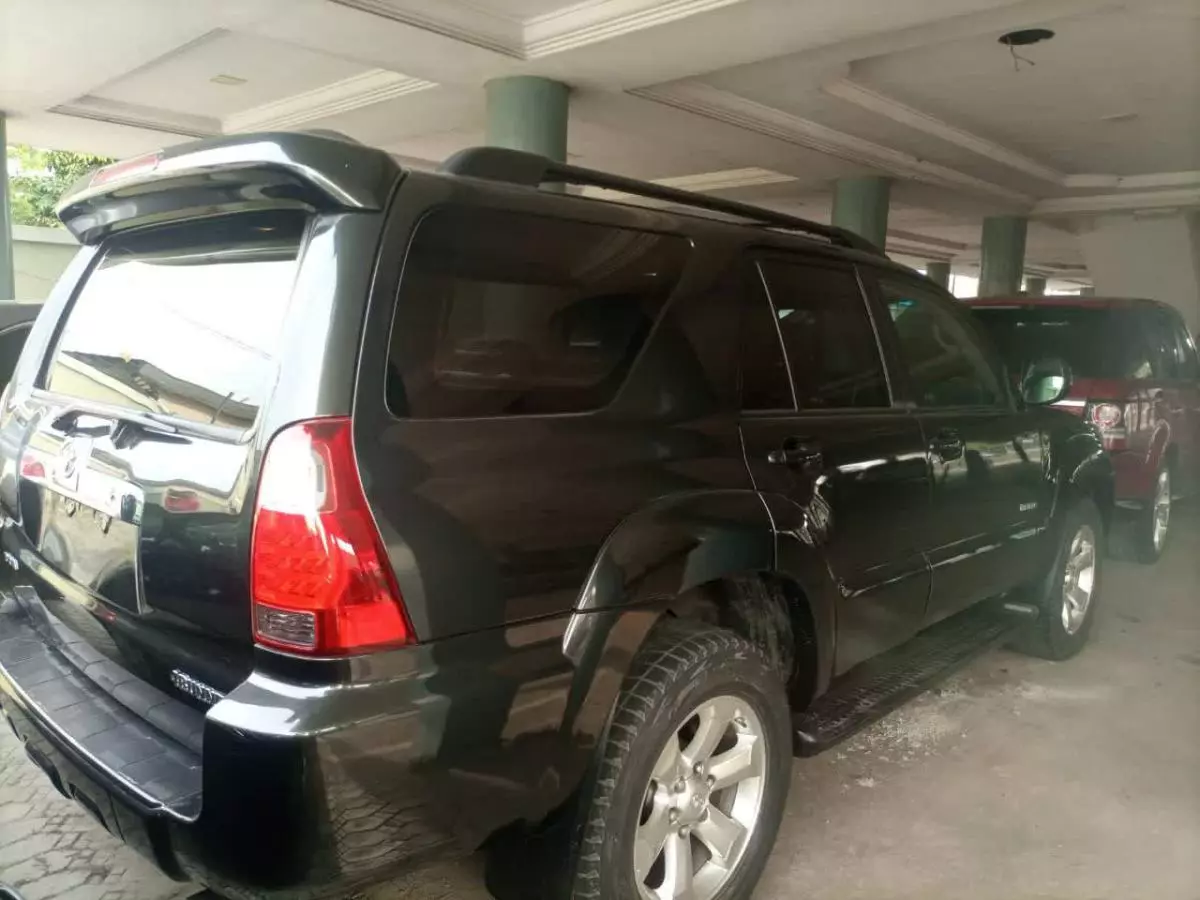 Toyota 4-Runner - 2007