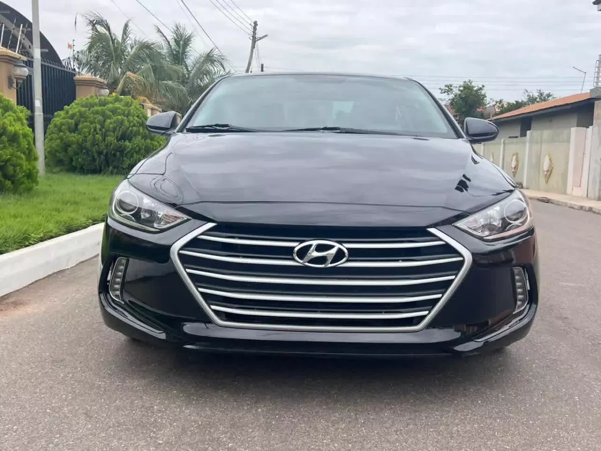 Hyundai Elantra   - 2018