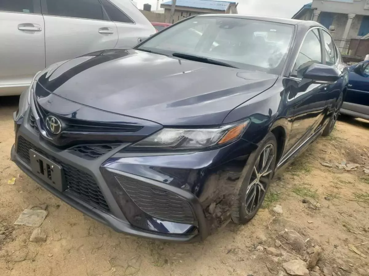 Toyota Camry   - 2022