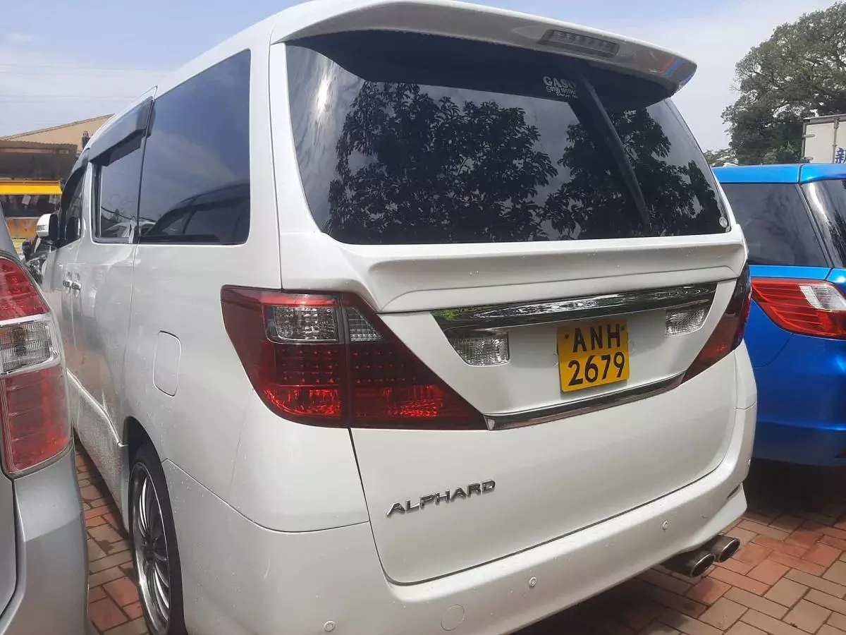 Toyota Alphard   - 2008