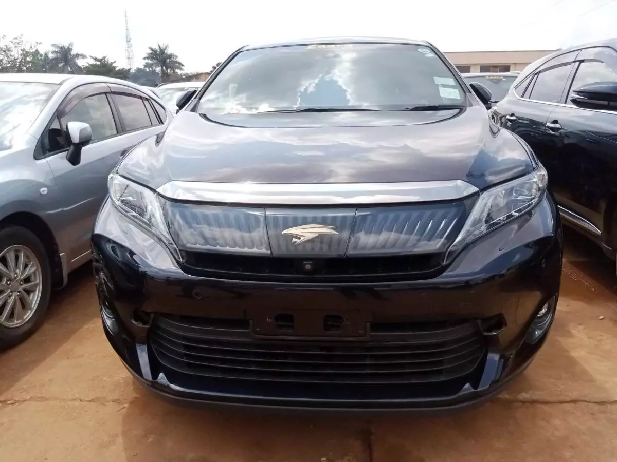 Toyota Harrier   - 2015