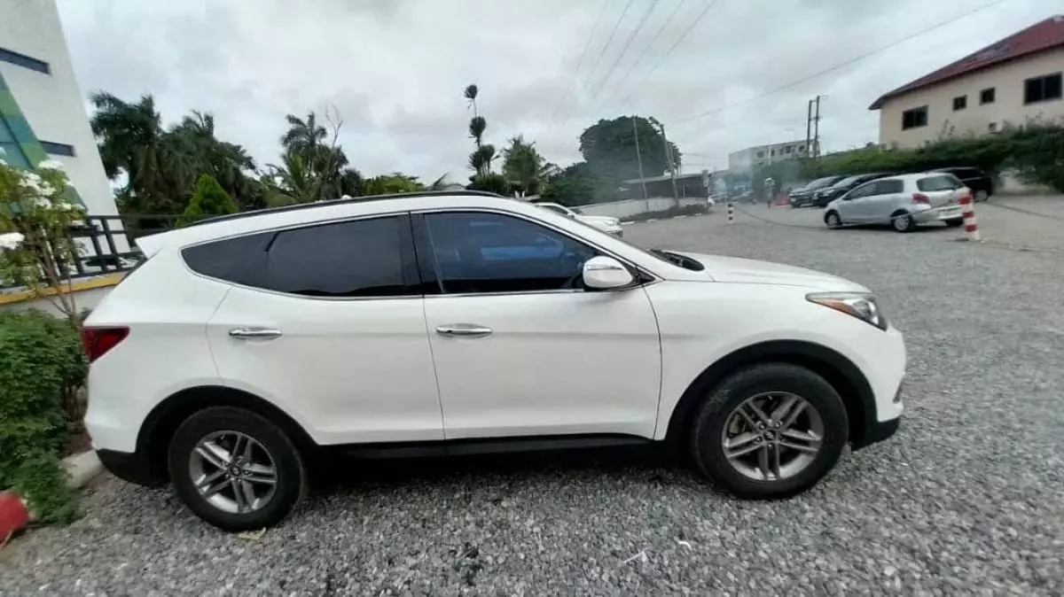 Hyundai Santa Fe - 2017