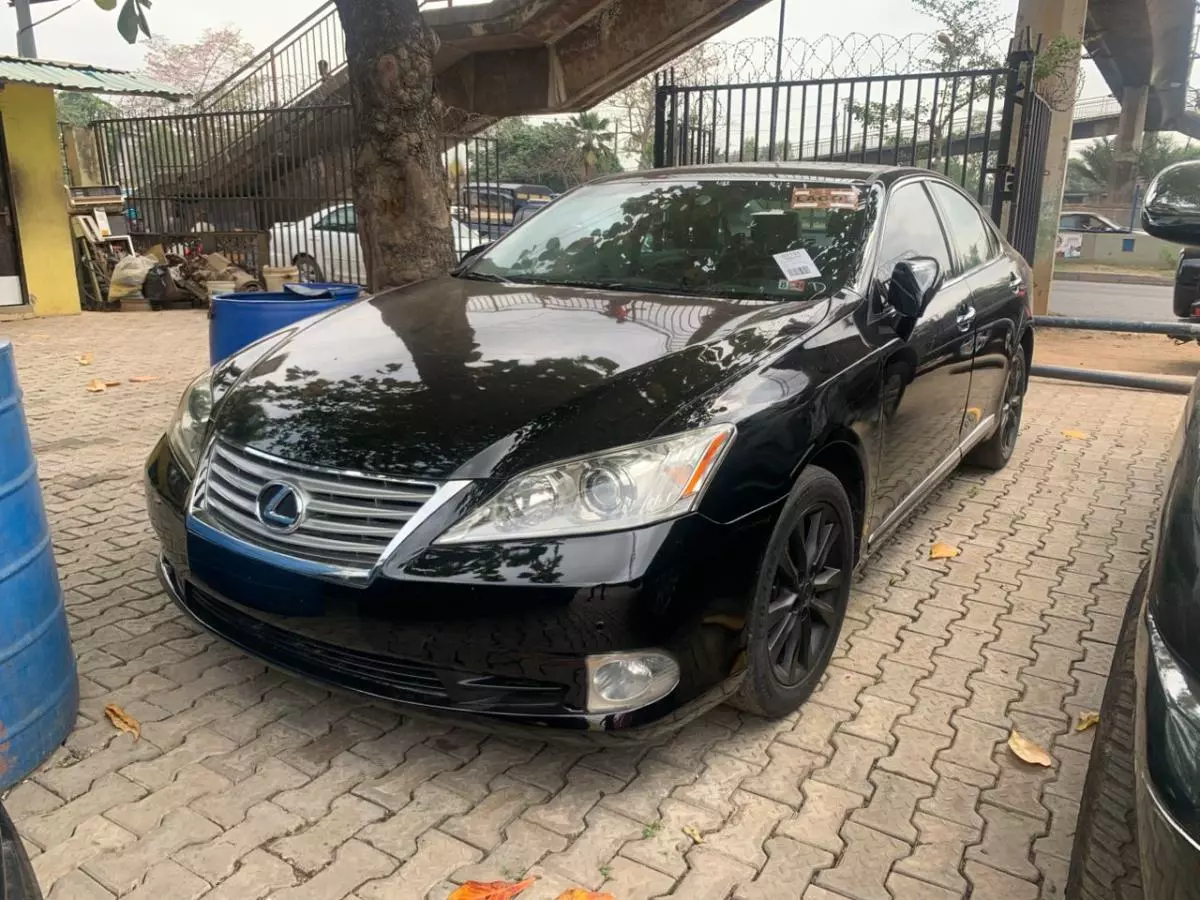 Lexus ES 350   - 2011