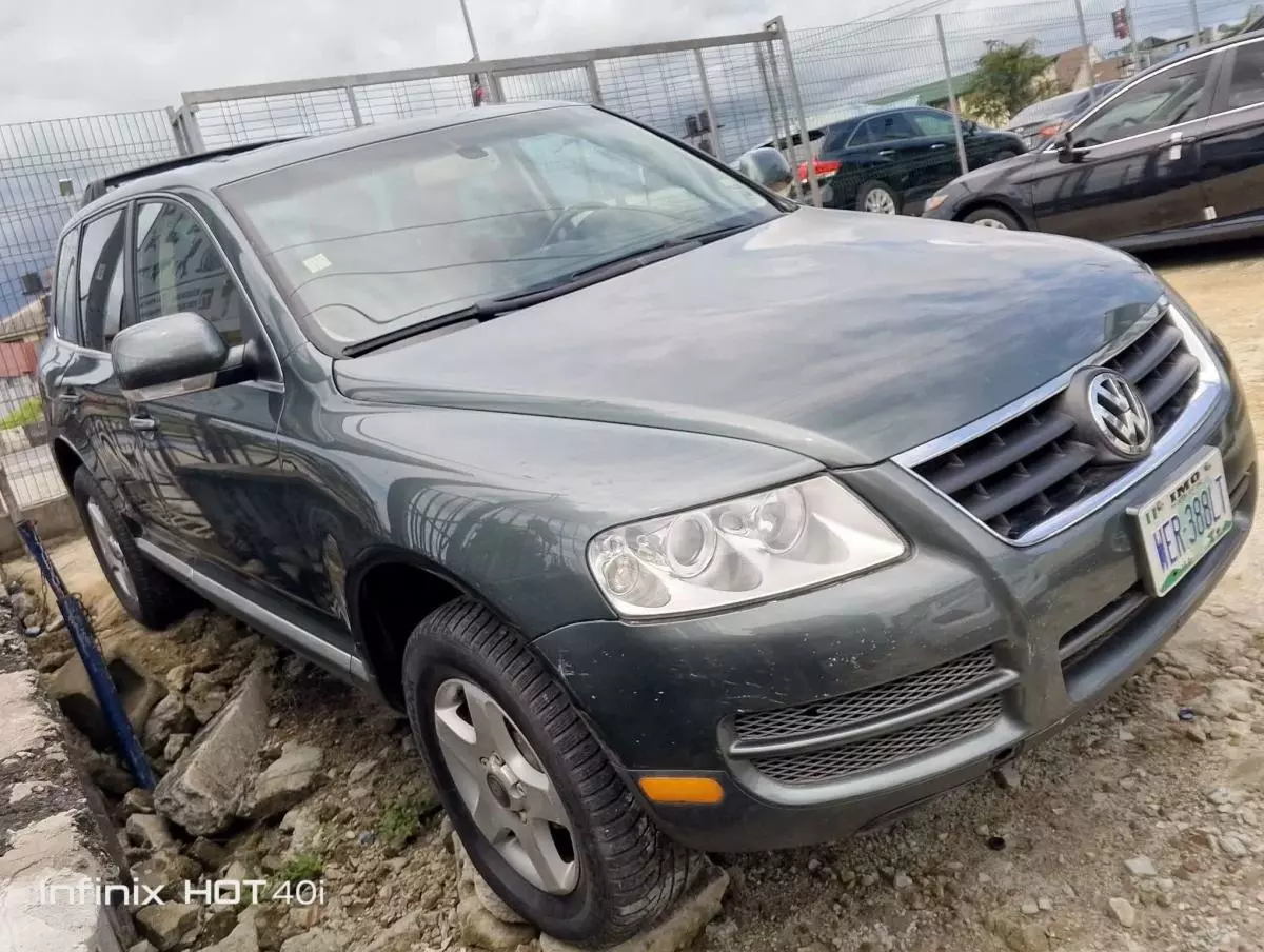 Volkswagen Touareg   - 2002