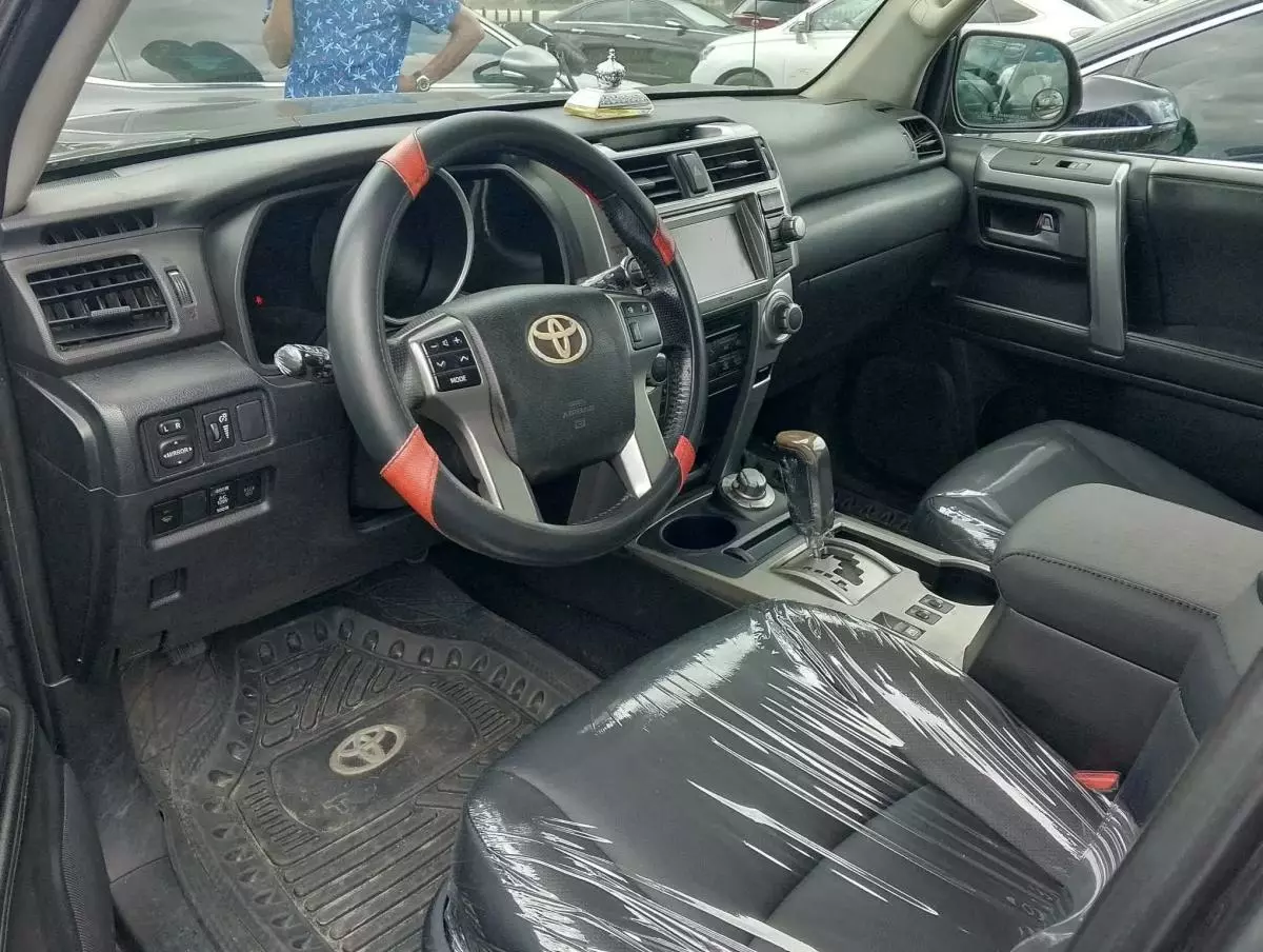 Toyota 4-Runner   - 2010