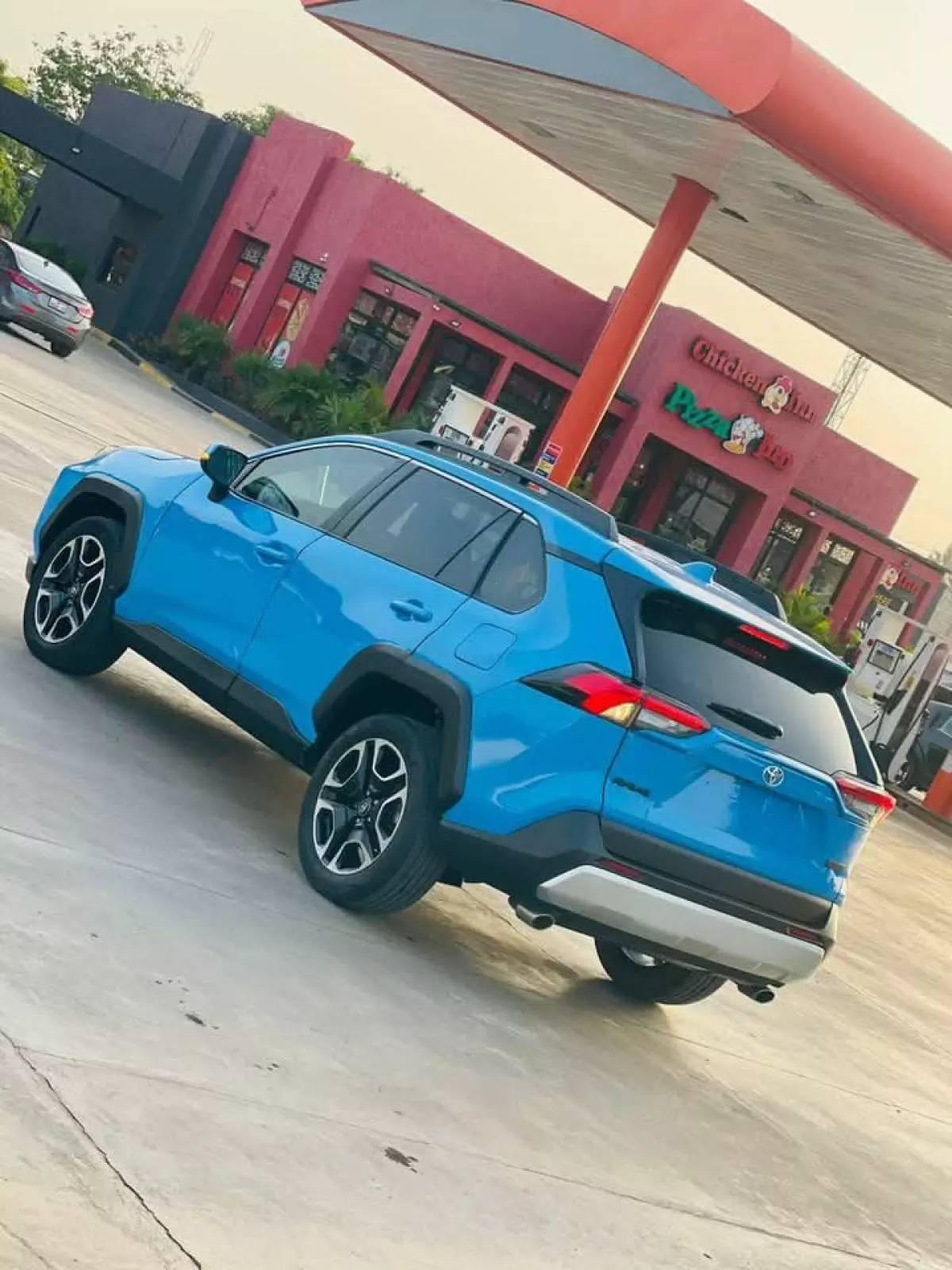 Toyota RAV 4   - 2019