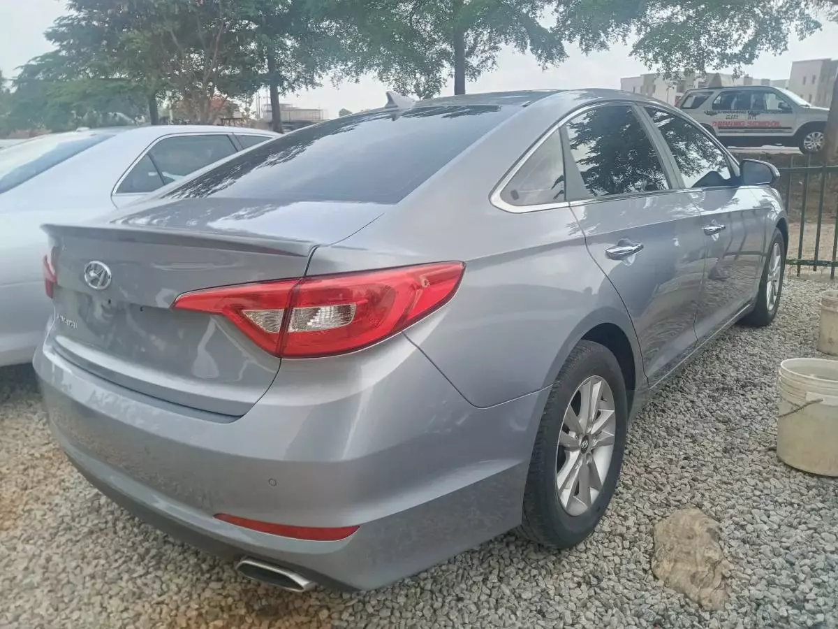 Hyundai Sonata   - 2016