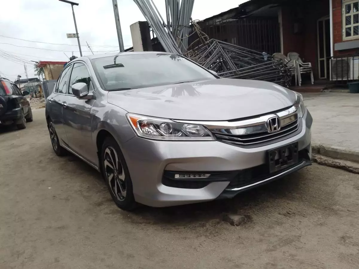 Honda Accord   - 2016