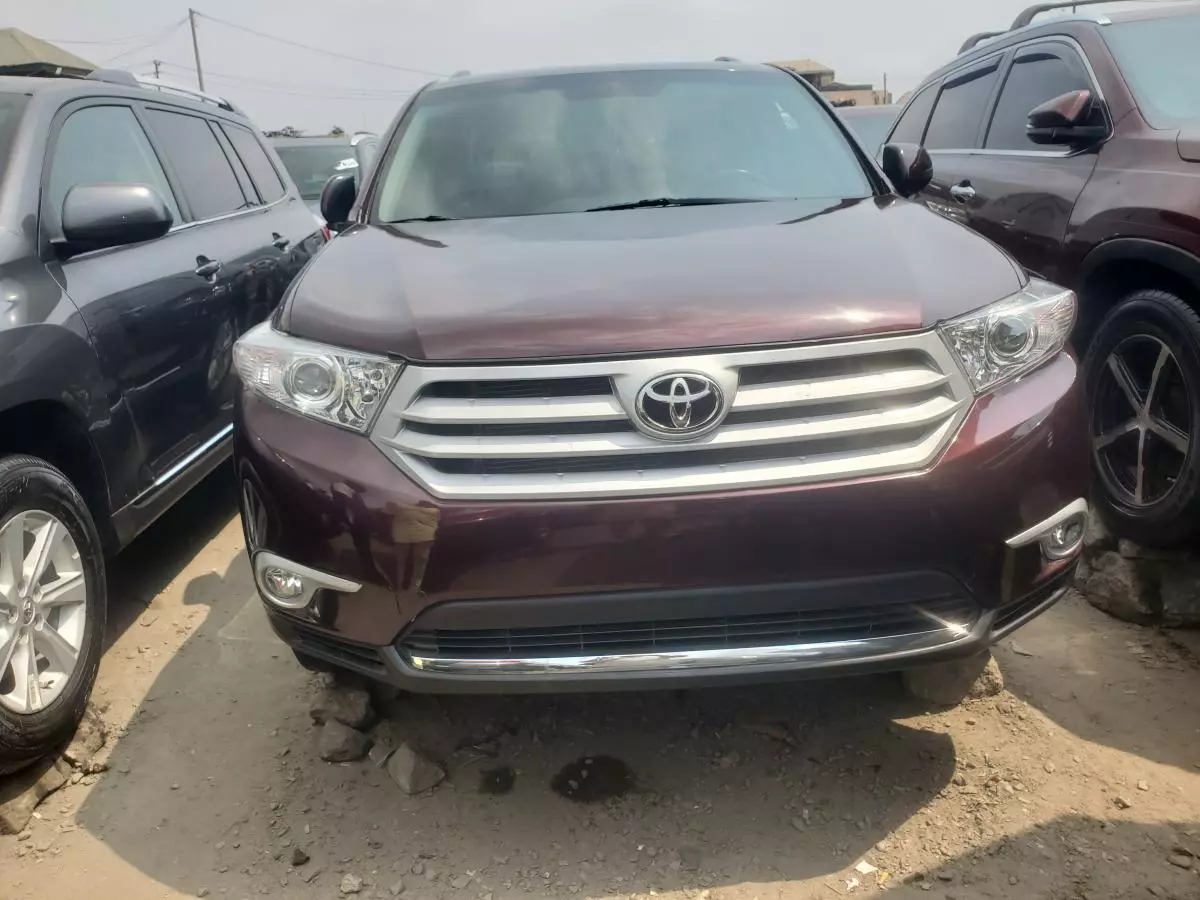 Toyota Highlander   - 2013