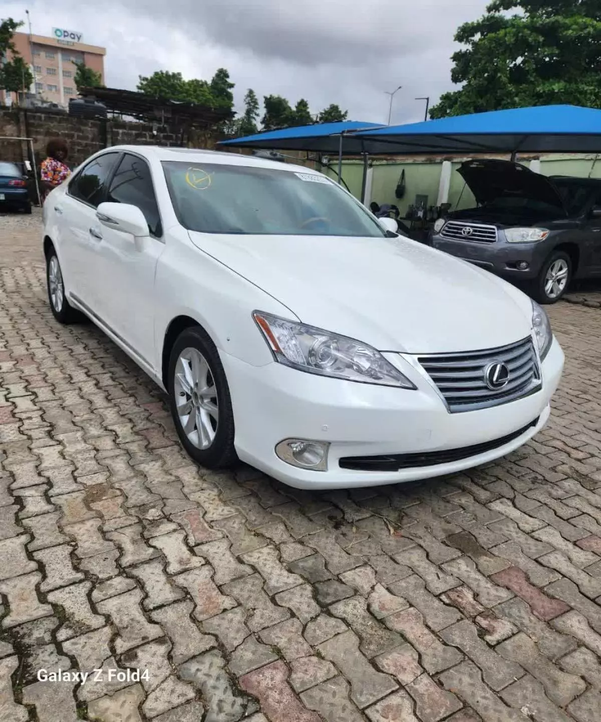 Lexus ES 350   - 2010