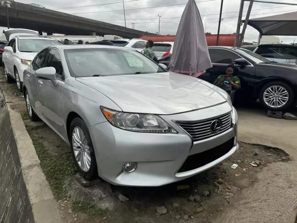 Lexus ES 350   - 2013