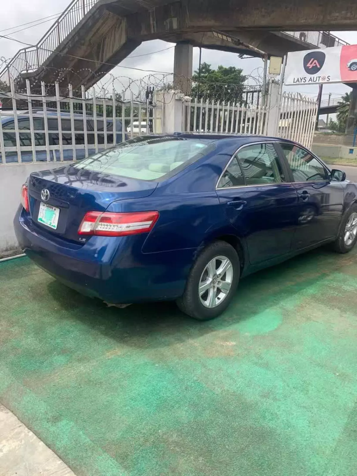 Toyota Camry   - 2011