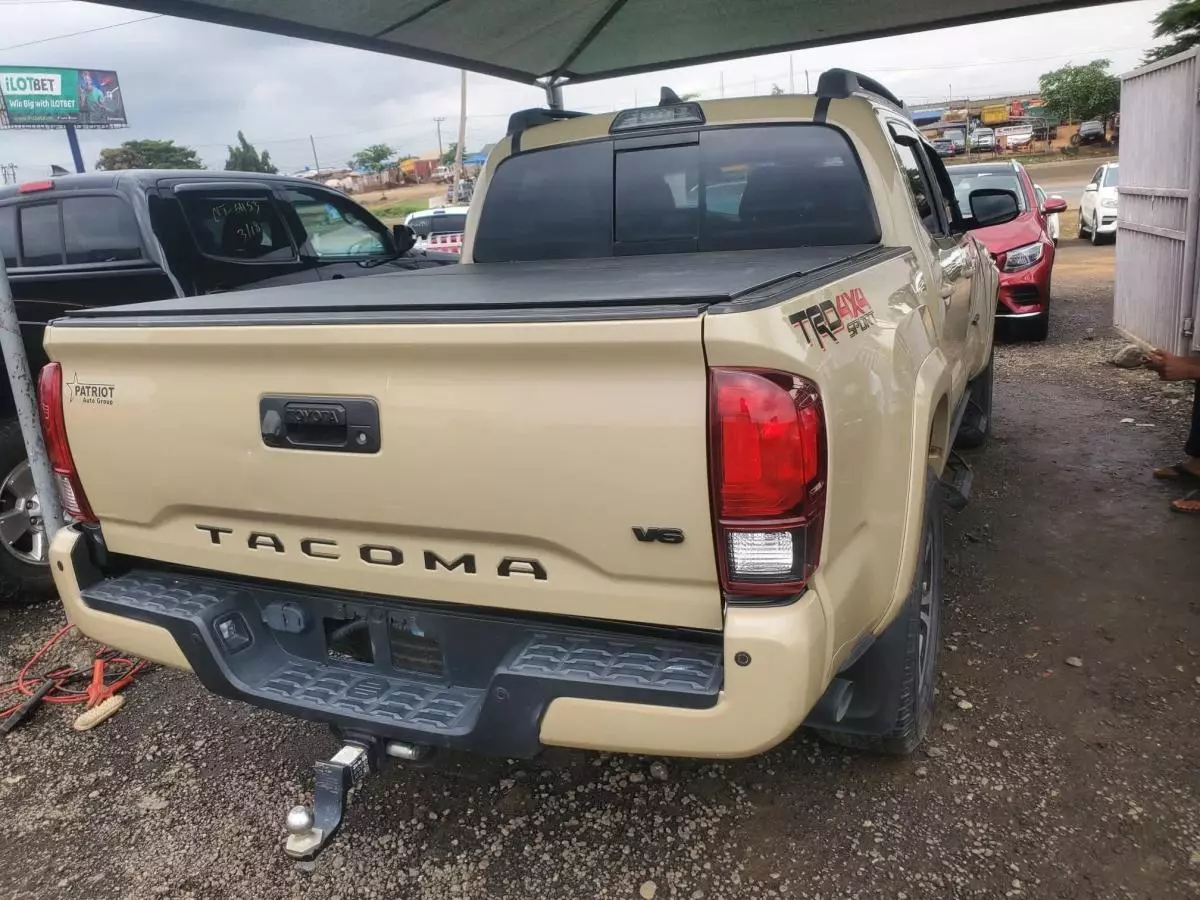 Toyota Tacoma   - 2019