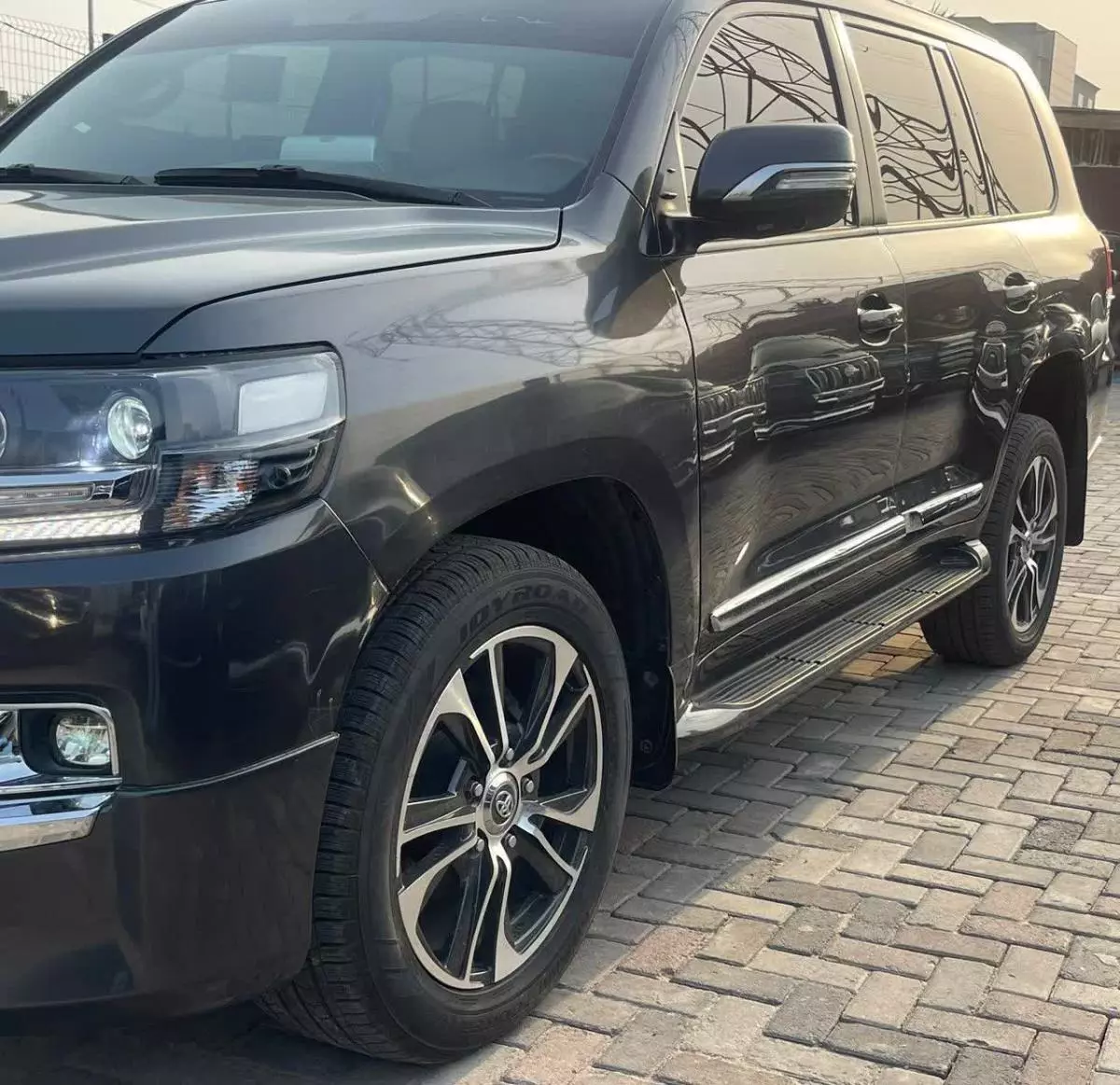 Toyota Land Cruiser - 2014
