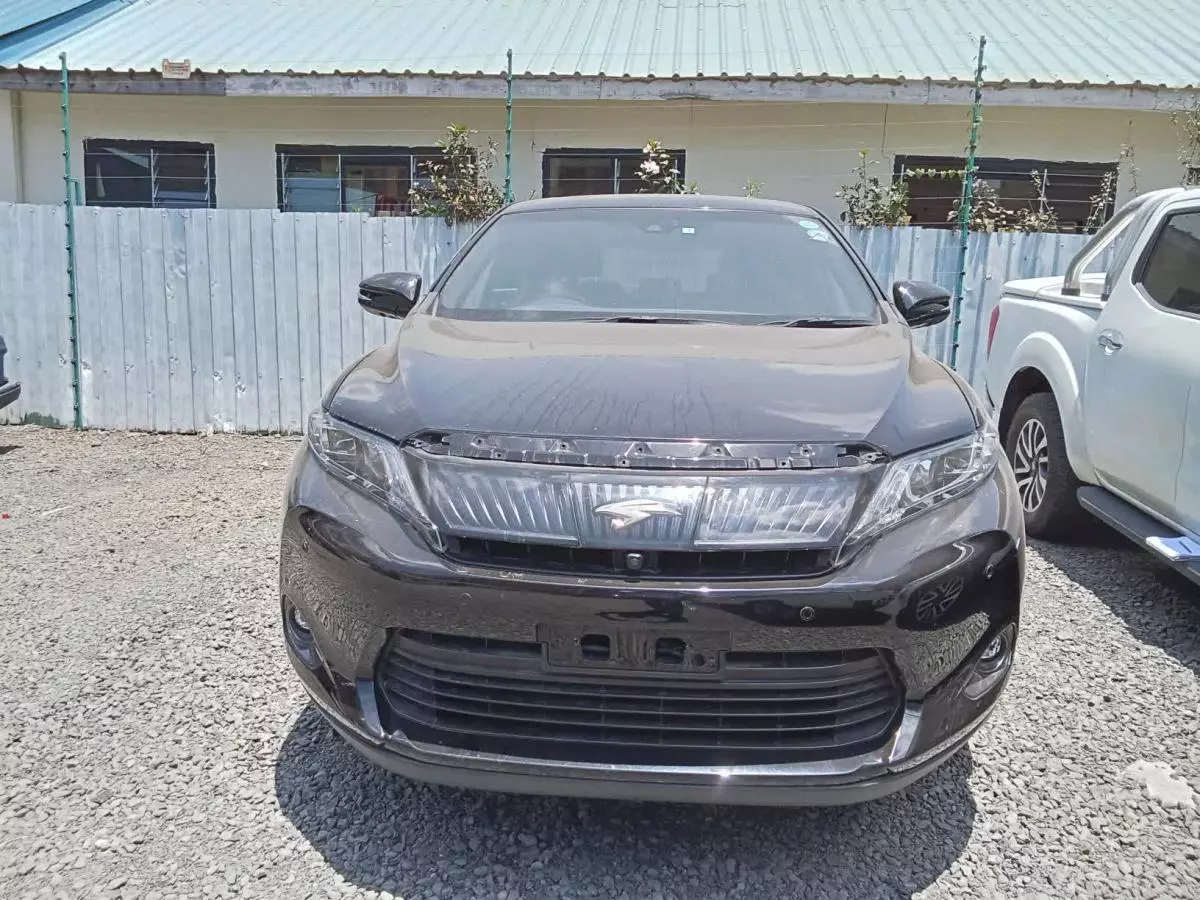 Toyota Harrier   - 2016