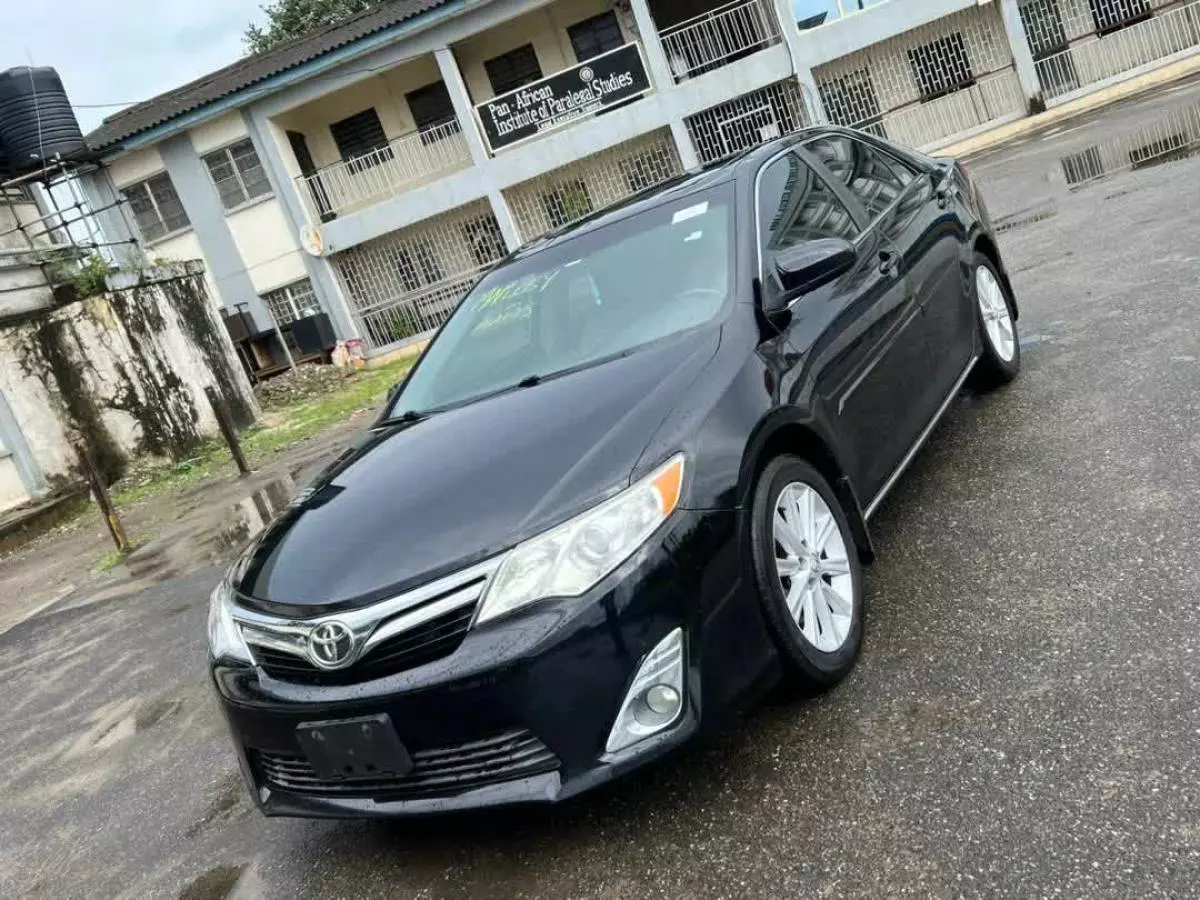 Toyota Camry   - 2012