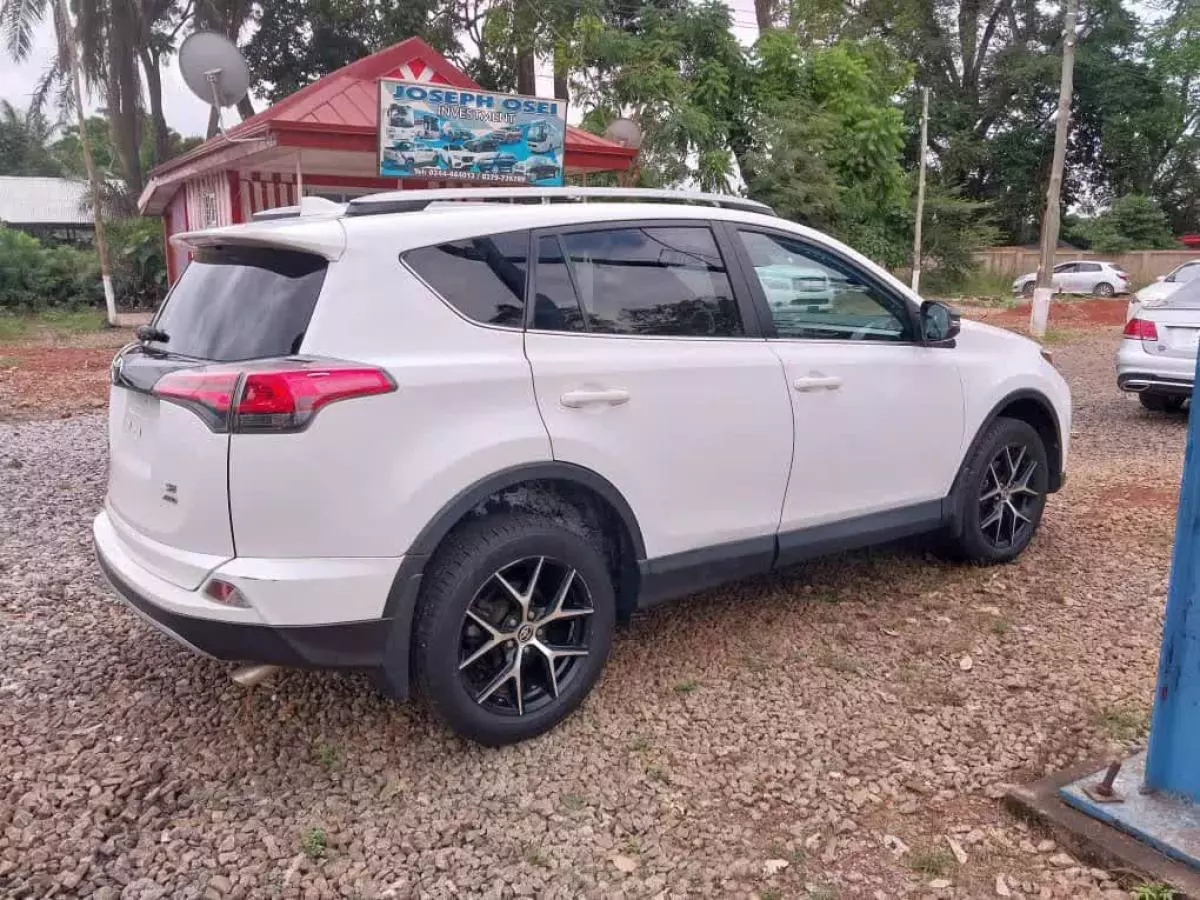 Toyota RAV 4   - 2018