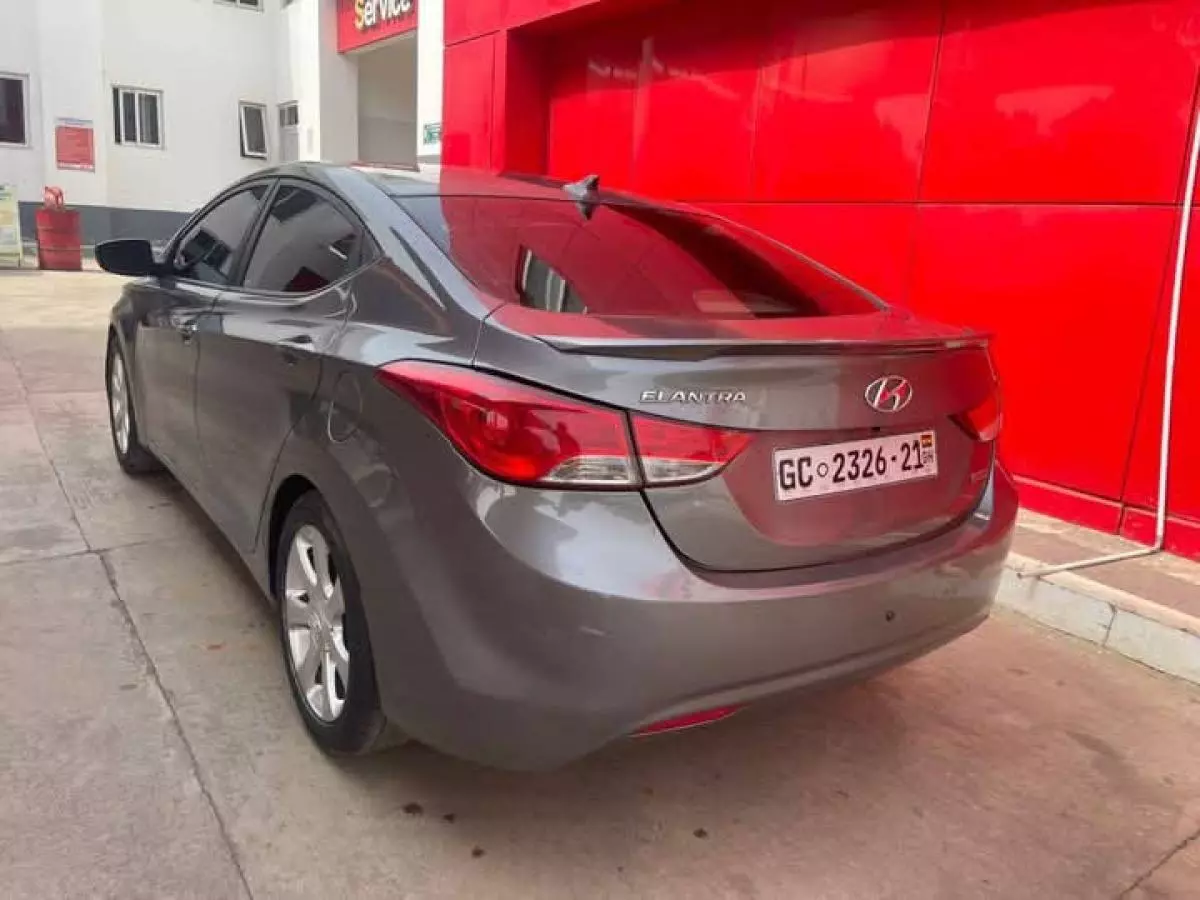 Hyundai Elantra   - 2014