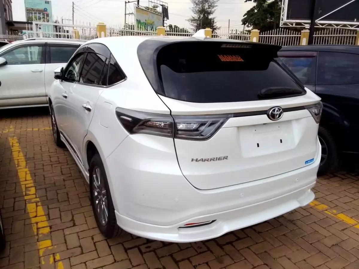 Toyota Harrier   - 2014