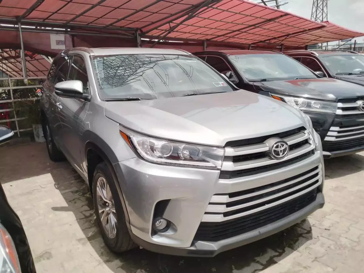 Toyota Highlander   - 2015