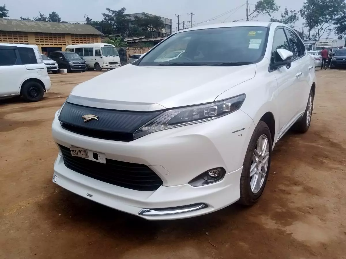 Toyota Harrier   - 2015