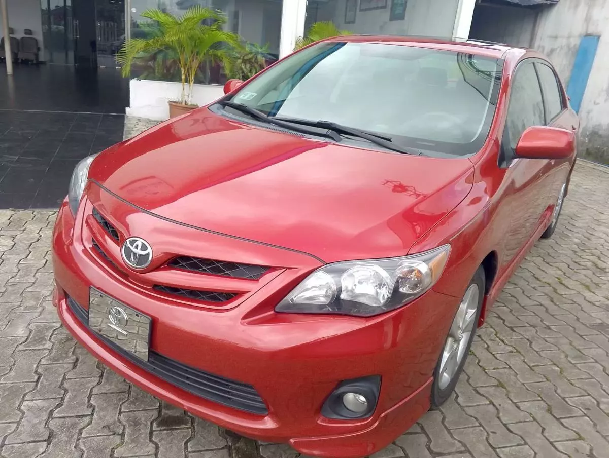 Toyota Corolla   - 2011