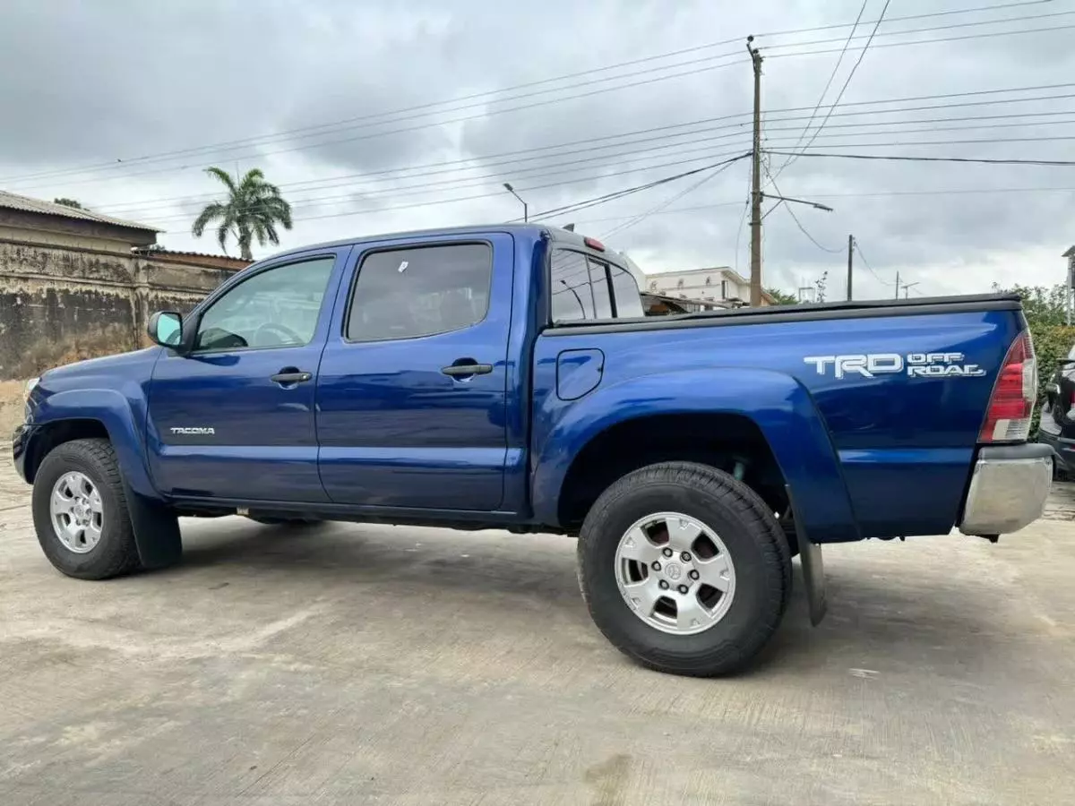 Toyota Tacoma   - 2014