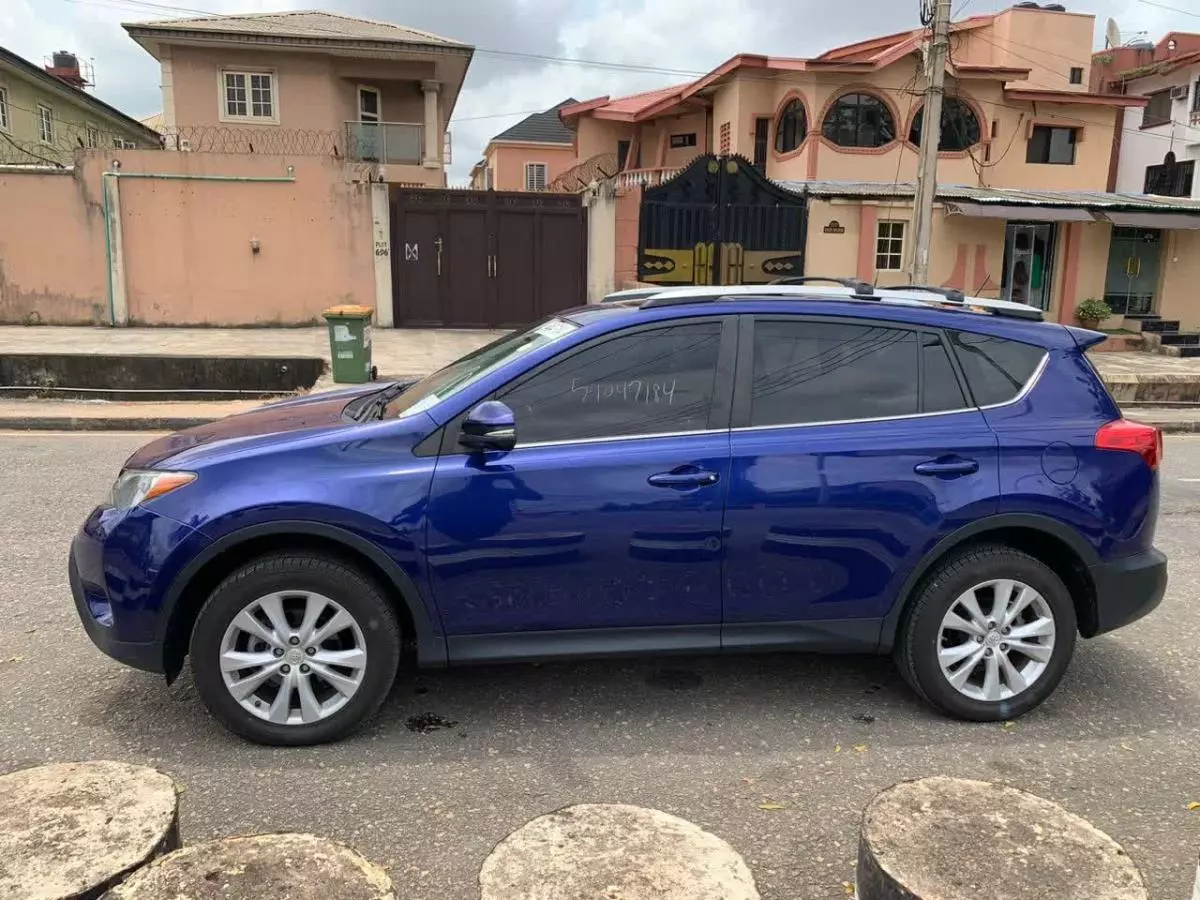 Toyota RAV 4   - 2014