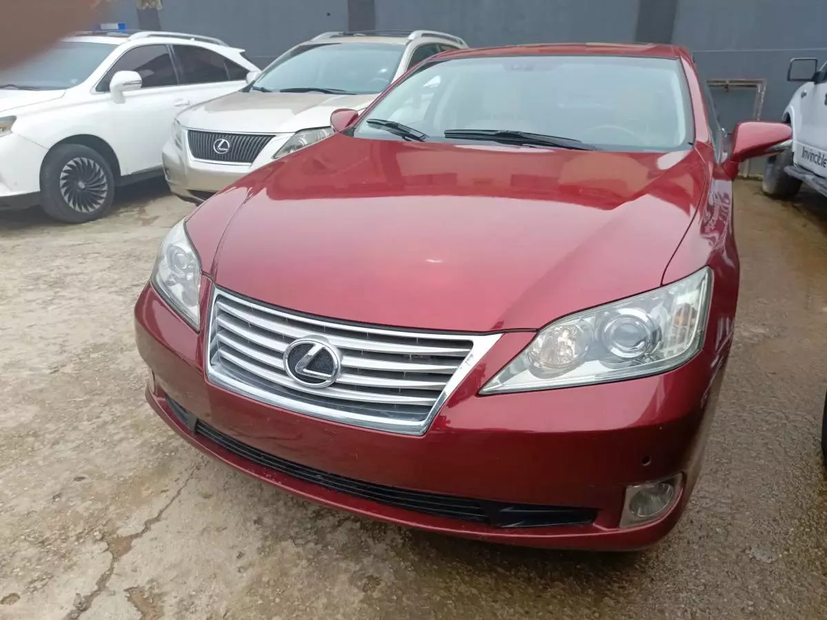 Lexus ES 350   - 2011