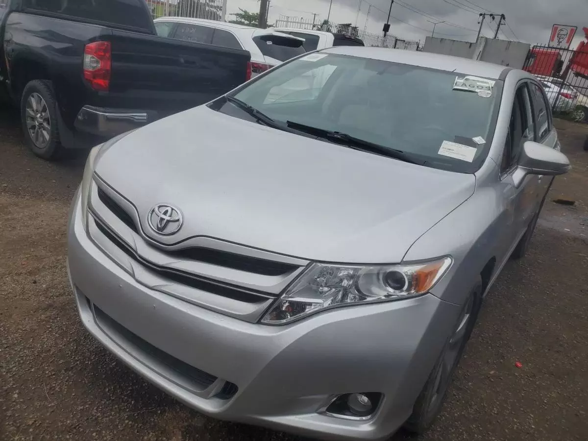 Toyota Venza   - 2013