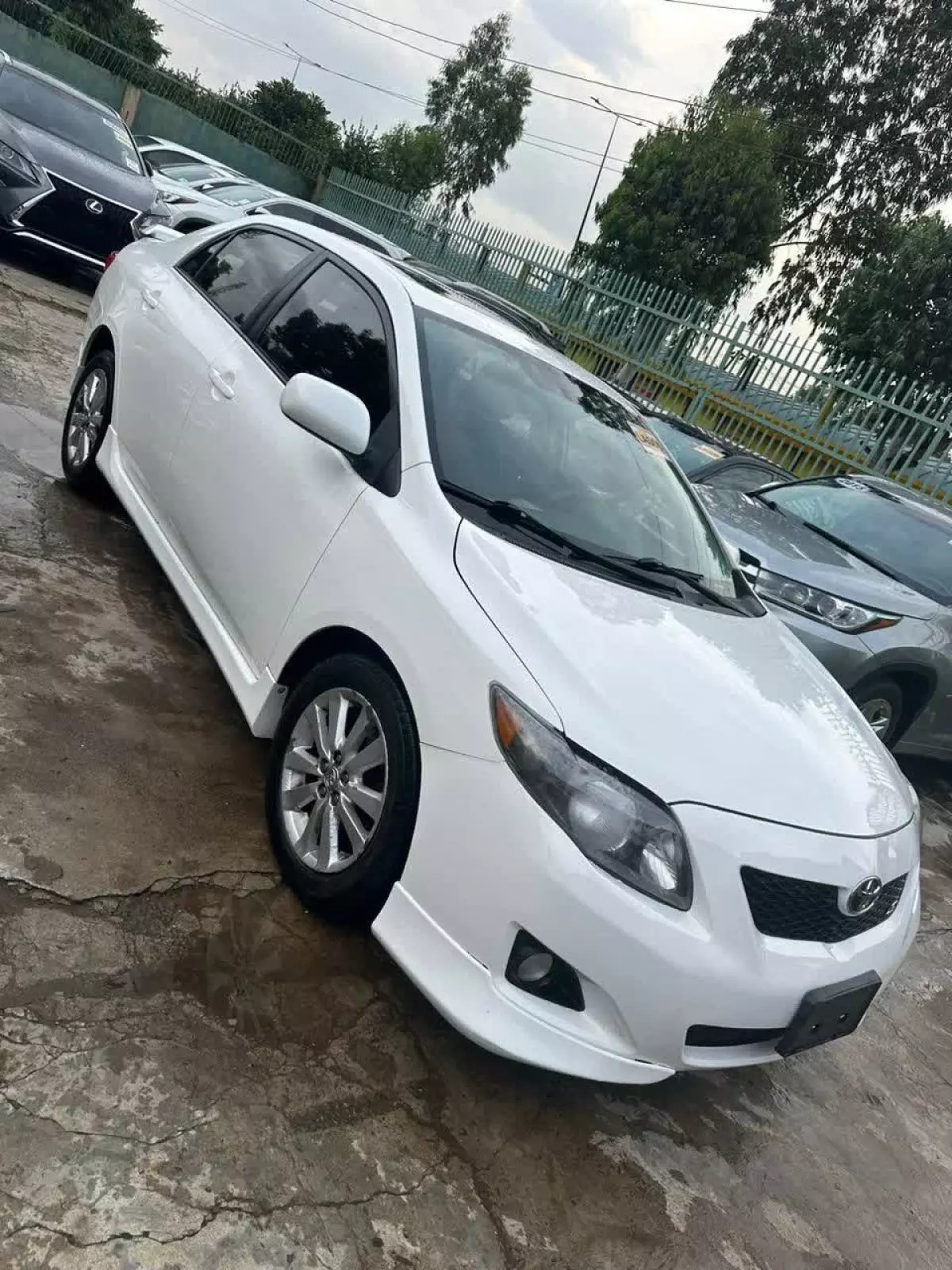 Toyota Corolla   - 2009