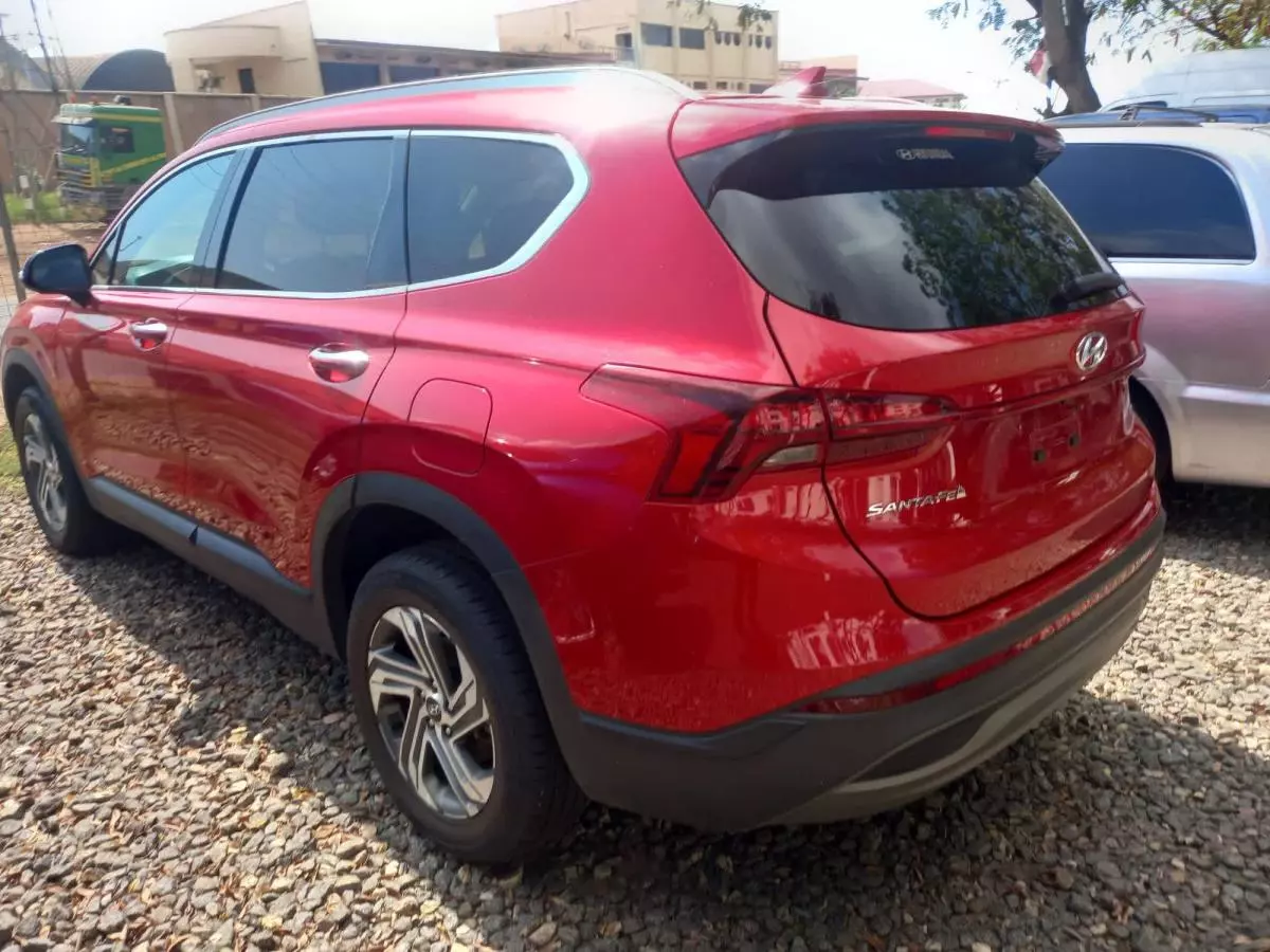 Hyundai Santa Fe   - 2023