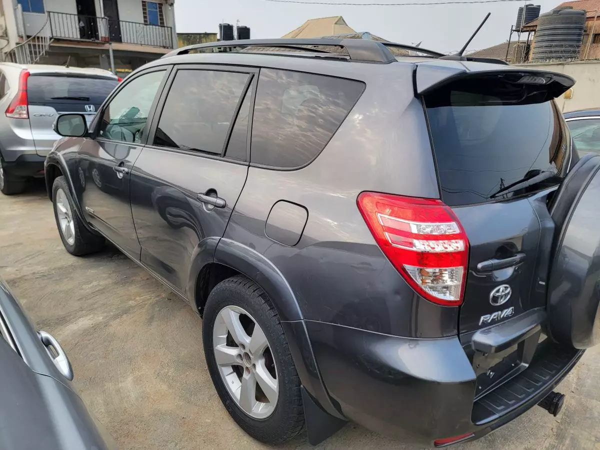 Toyota Rav4   - 2011