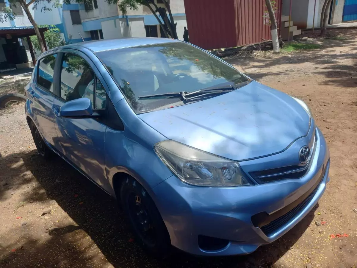 Toyota Yaris   - 2011