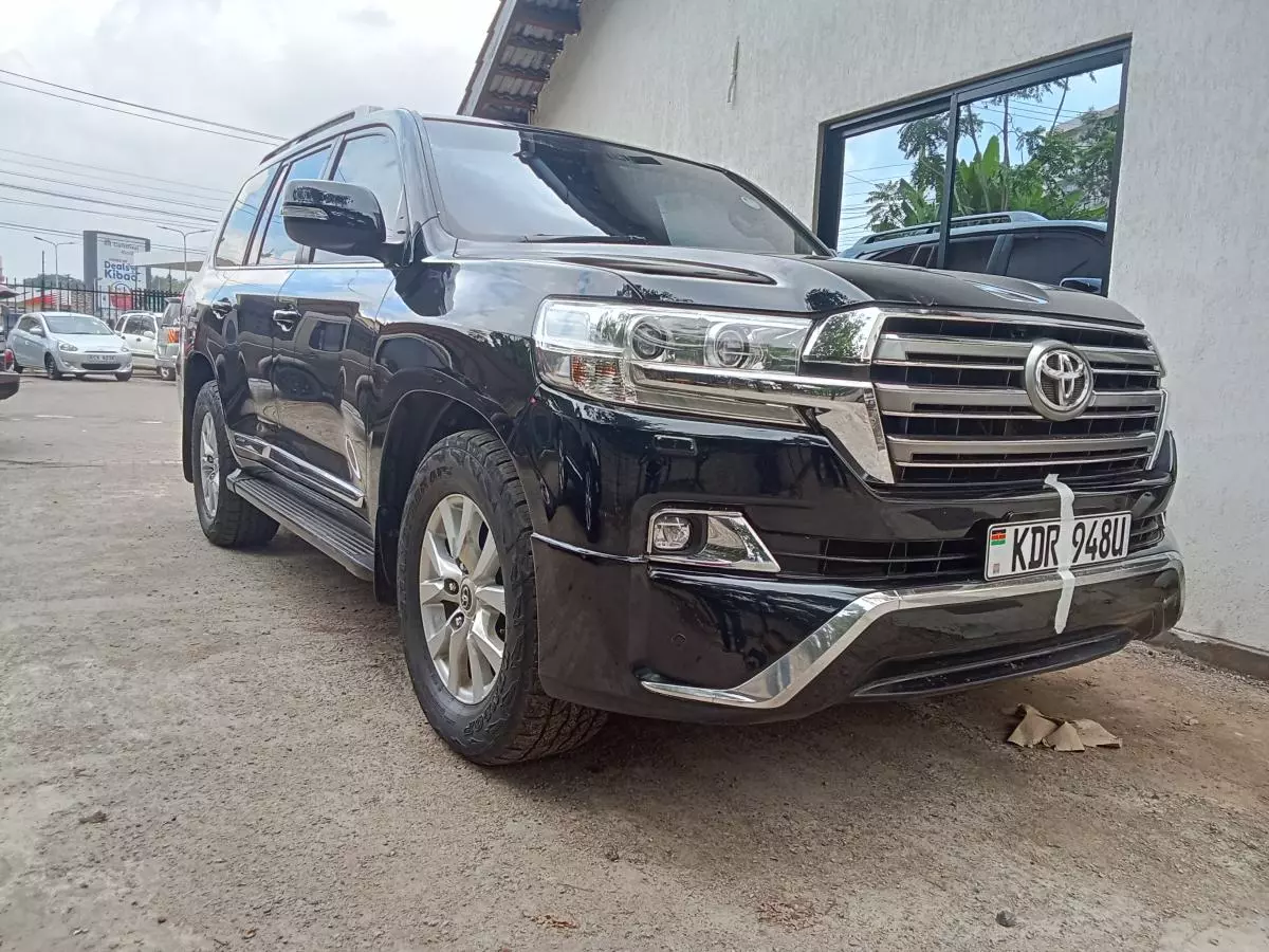 Toyota Land Cruiser V8   - 2016