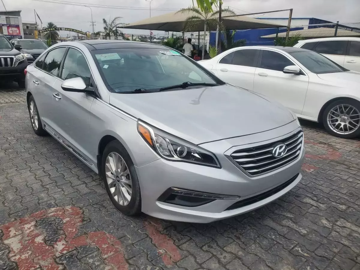 Hyundai Sonata   - 2015