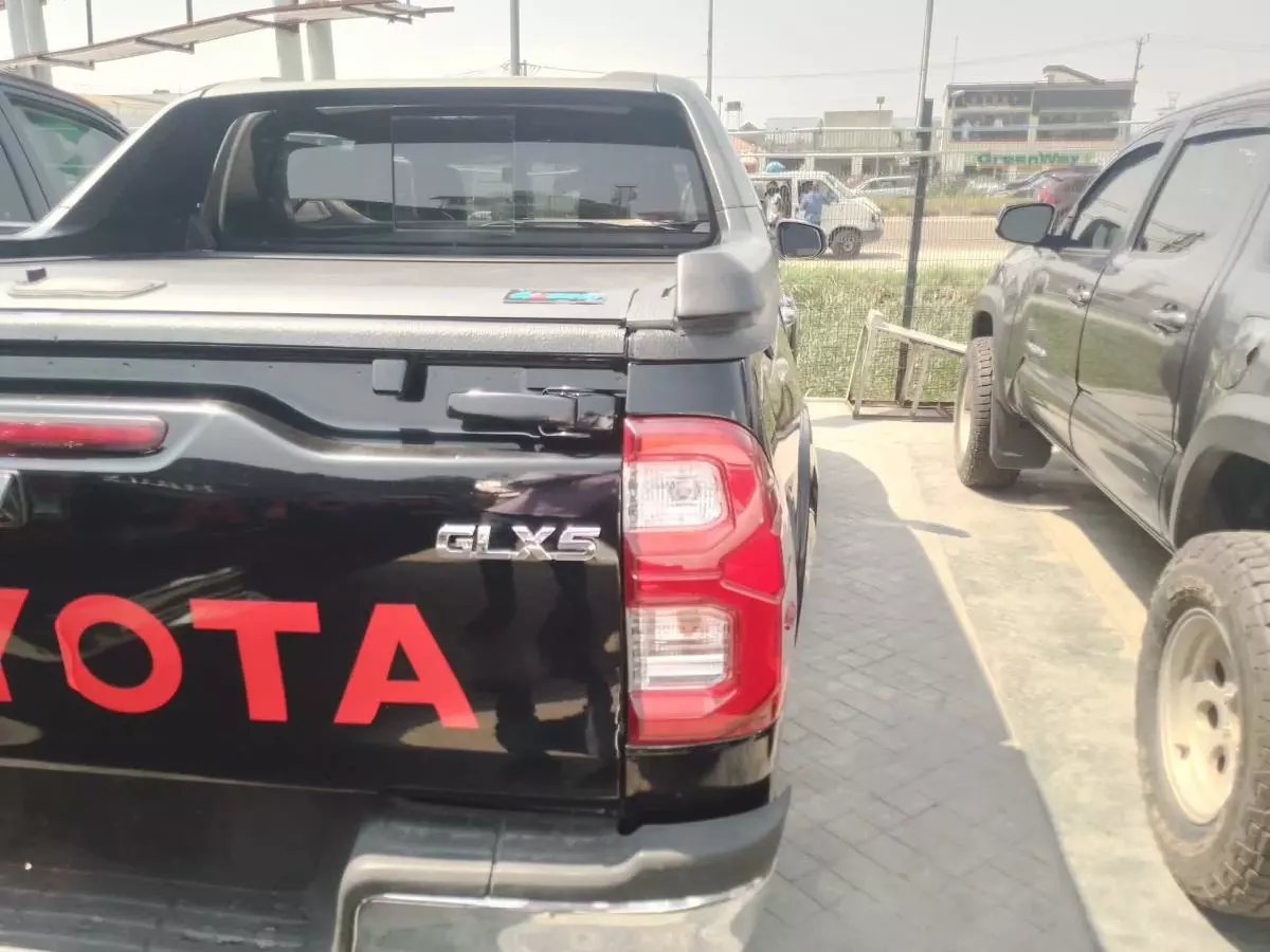 Toyota Hilux   - 2018