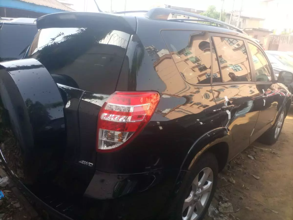 Toyota RAV 4   - 2009