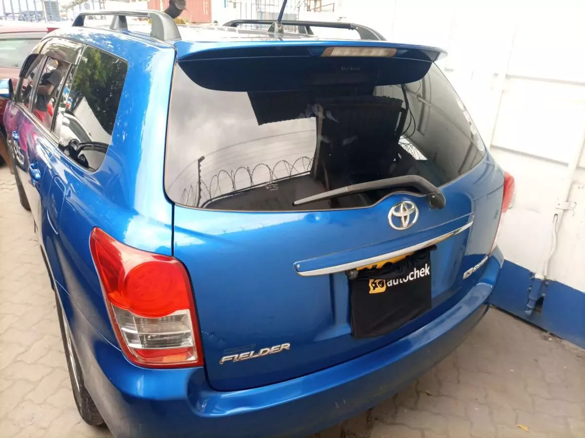 Toyota Fielder  - 2010