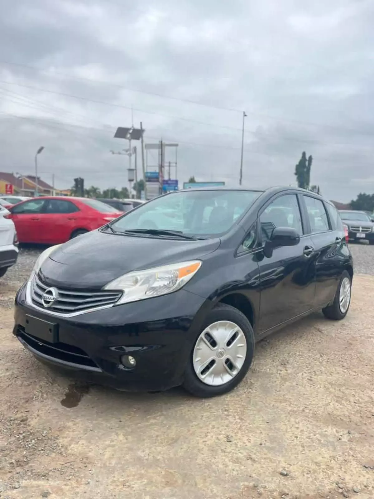 Nissan Versa   - 2016