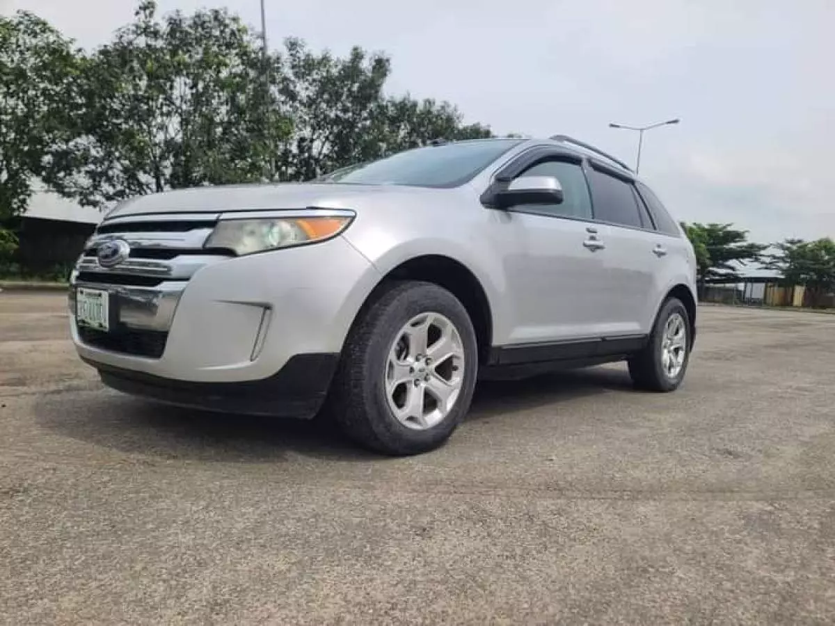 Ford Edge   - 2012