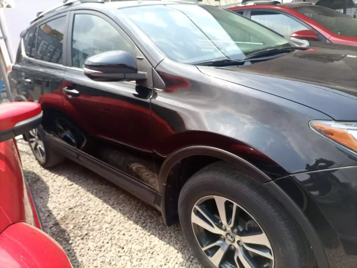 Toyota RAV 4 - 2016
