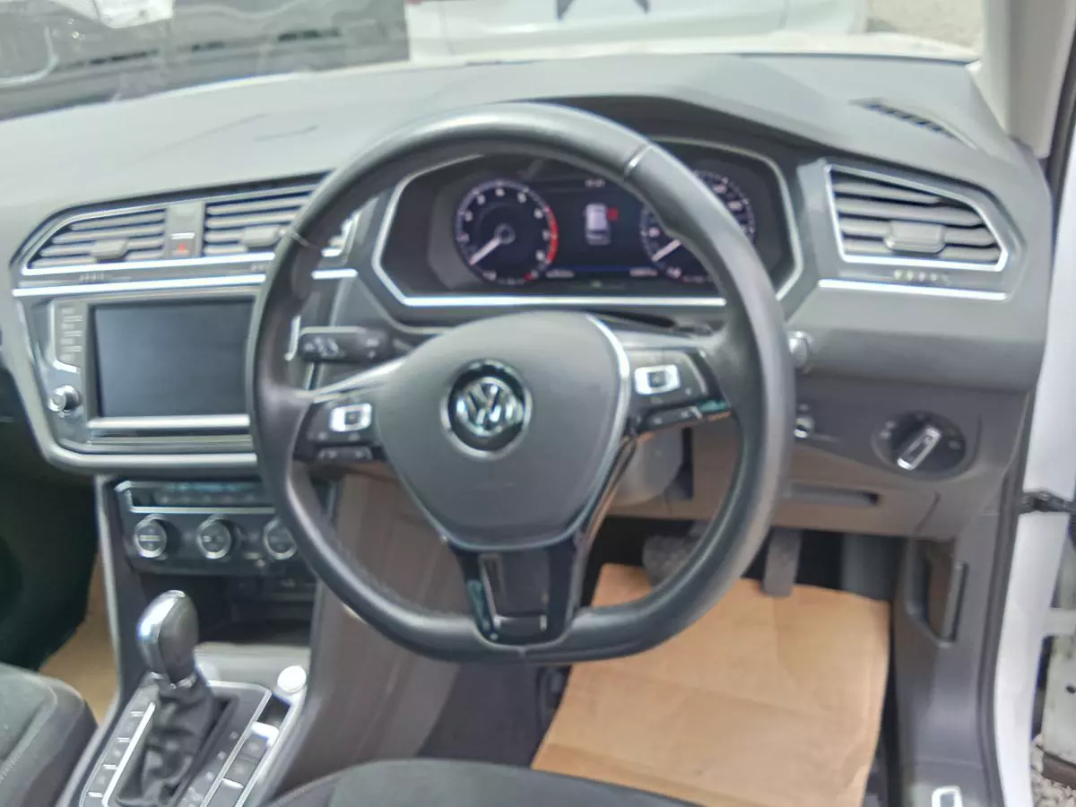 Volkswagen Tiguan   - 2017