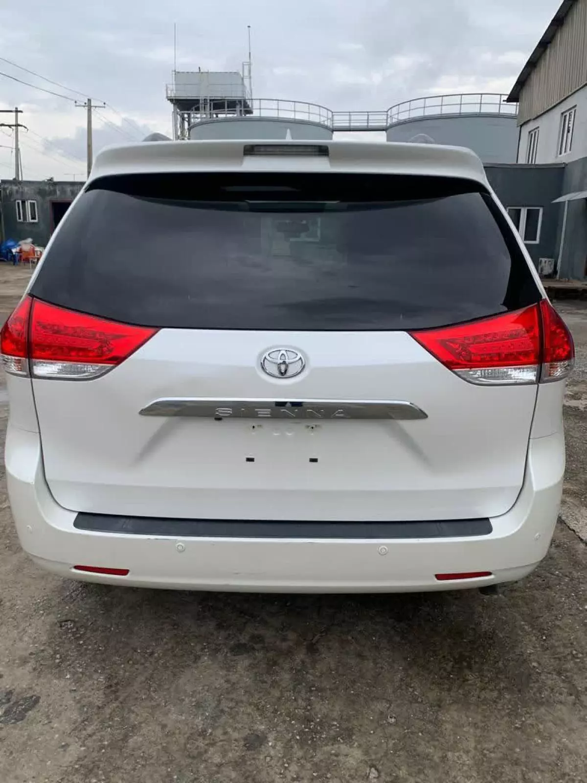 Toyota Sienna   - 2013